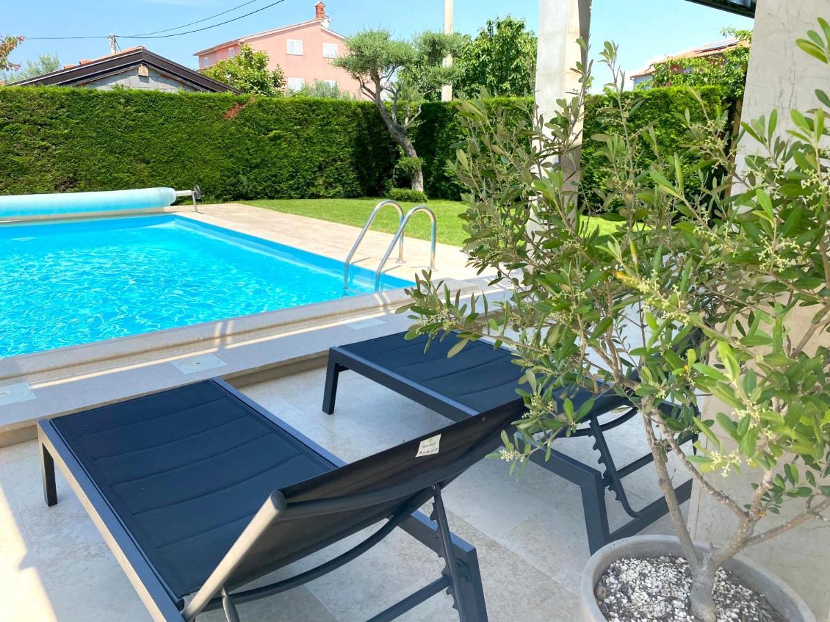 Villa Divina With Private Heated Pool Pula Eksteriør billede